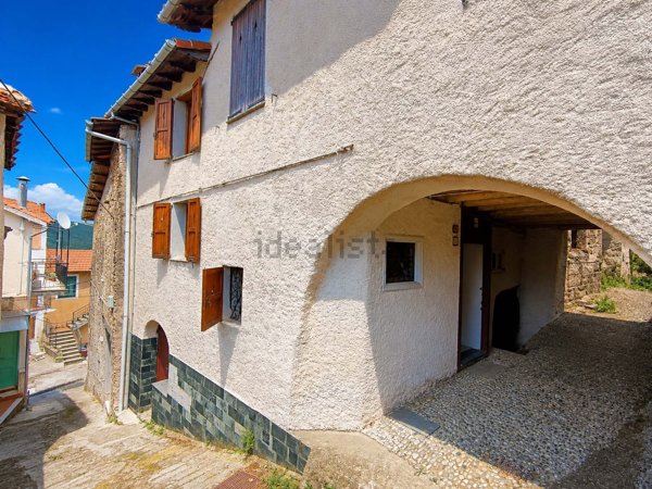 casa indipendente in vendita a Borgomaro in zona Ville San Pietro