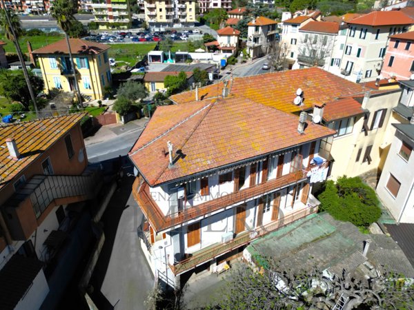 casa indipendente in vendita a Camporosso