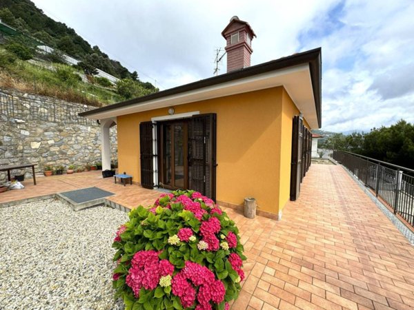 casa indipendente in vendita a Camporosso