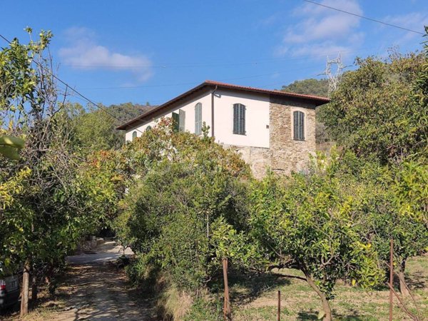 casa indipendente in vendita a Camporosso