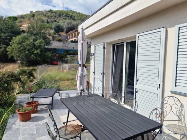 casa indipendente in vendita a Camporosso