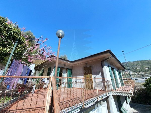 casa indipendente in vendita a Camporosso