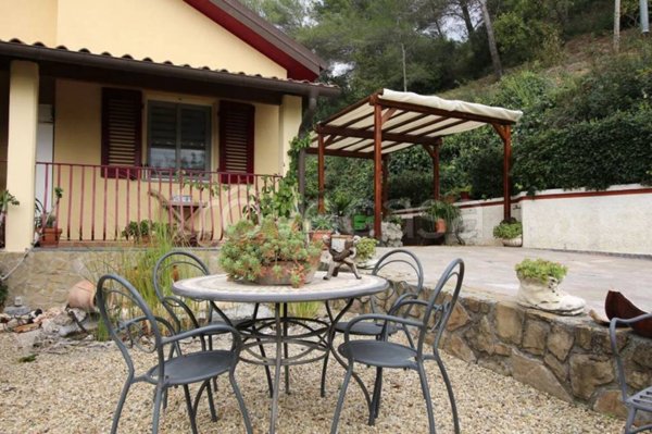 casa indipendente in vendita a Camporosso