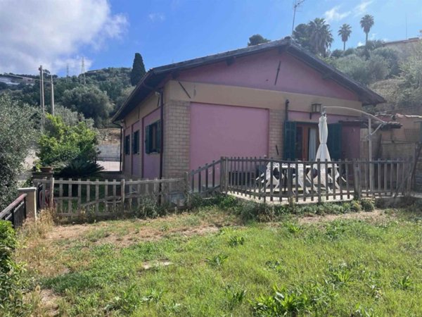 casa indipendente in vendita a Camporosso