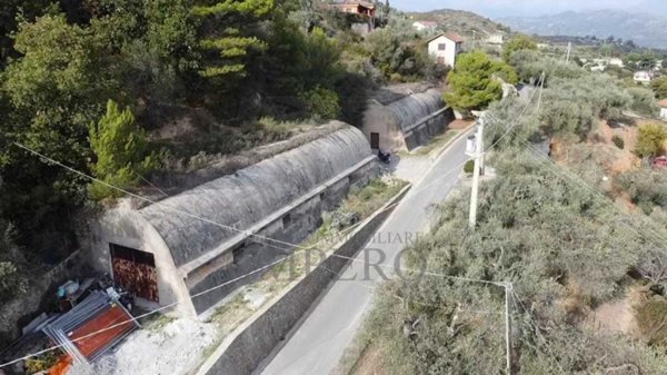 capannone in vendita a Camporosso