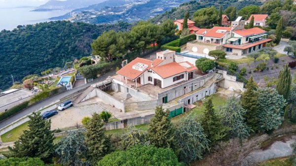 casa indipendente in vendita a Camporosso