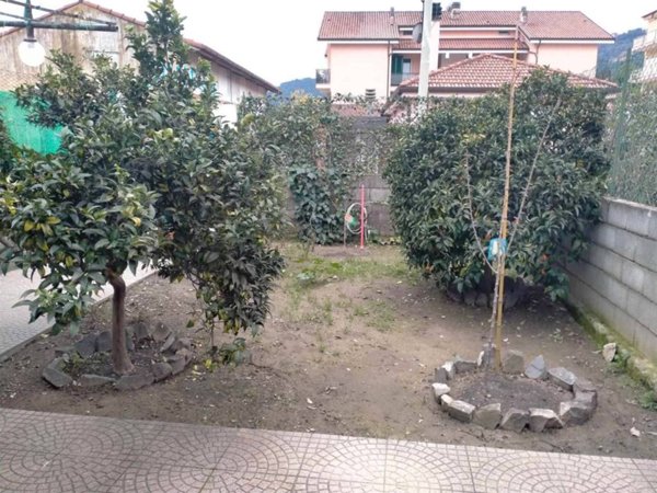 casa indipendente in vendita a Camporosso