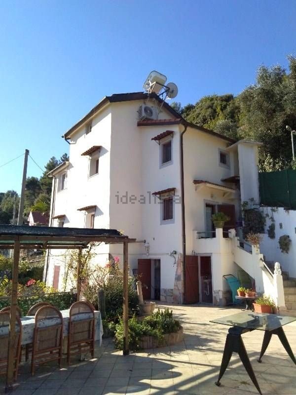 casa indipendente in vendita a Camporosso in zona Ciaixe