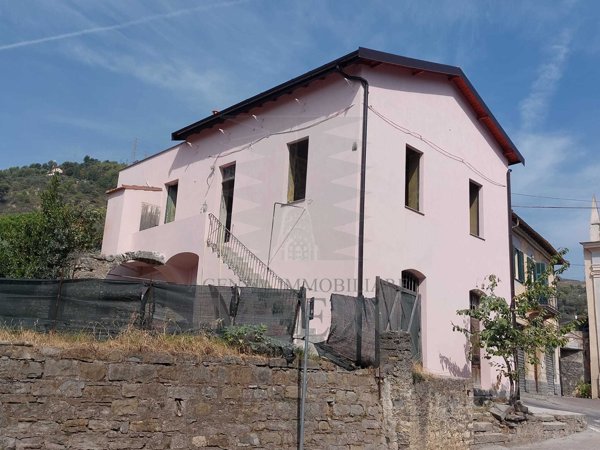 casa indipendente in vendita a Camporosso