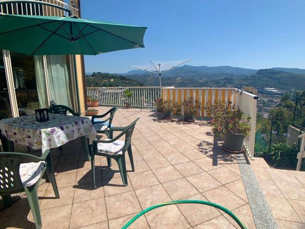 casa indipendente in vendita a Camporosso