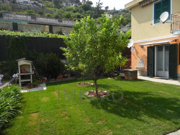 casa indipendente in vendita a Camporosso