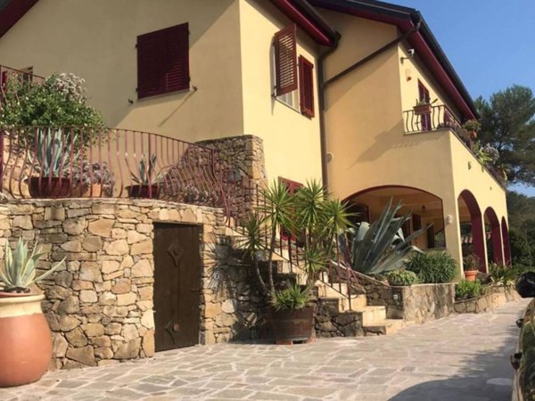 casa indipendente in vendita a Camporosso
