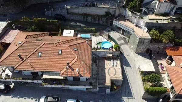 casa indipendente in vendita a Camporosso
