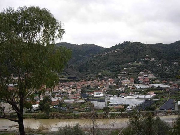 terreno edificabile in vendita a Camporosso