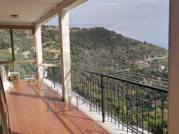 casa indipendente in vendita a Camporosso