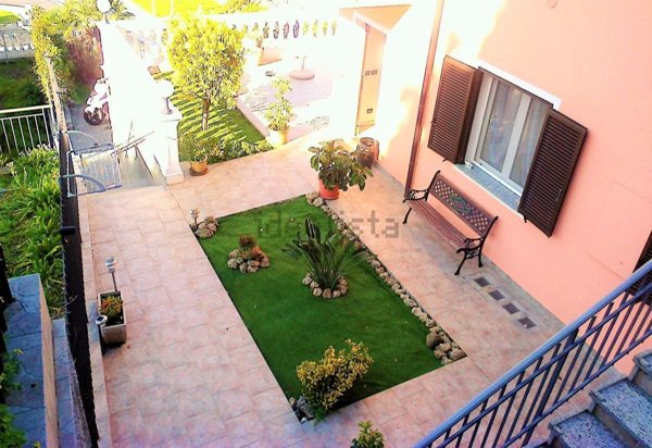 casa indipendente in vendita a Camporosso