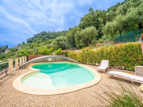 casa indipendente in vendita a Camporosso