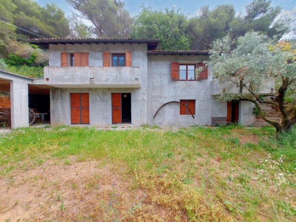casa indipendente in vendita a Camporosso