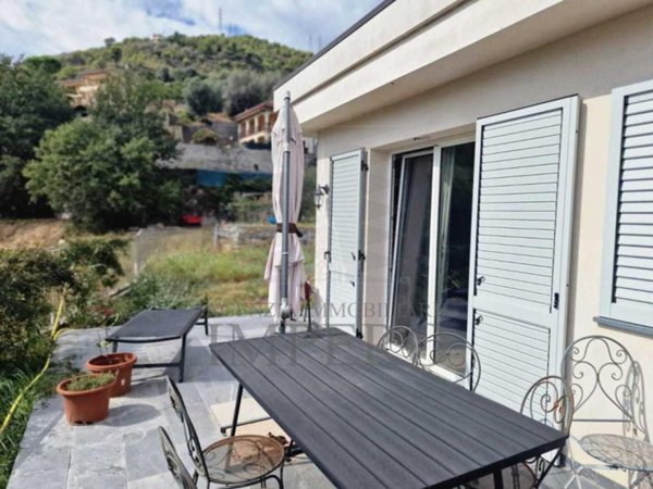 casa indipendente in vendita a Camporosso
