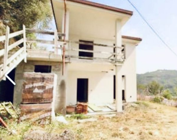 casa indipendente in vendita a Camporosso