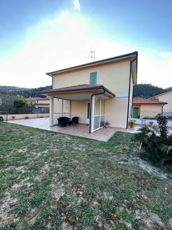 casa indipendente in vendita a Camporosso