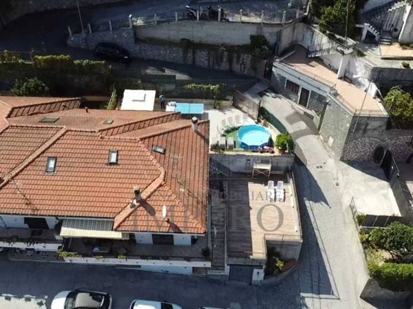 casa indipendente in vendita a Camporosso