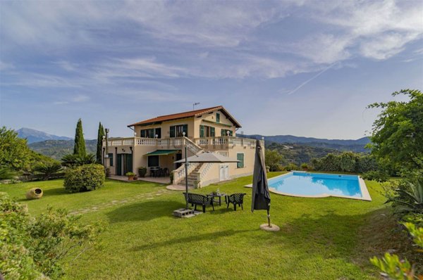 casa indipendente in vendita a Camporosso