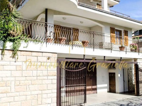 casa indipendente in vendita a Camporosso