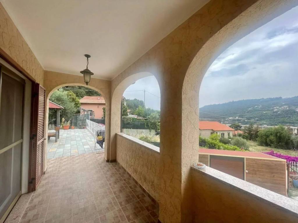 casa indipendente in vendita a Camporosso