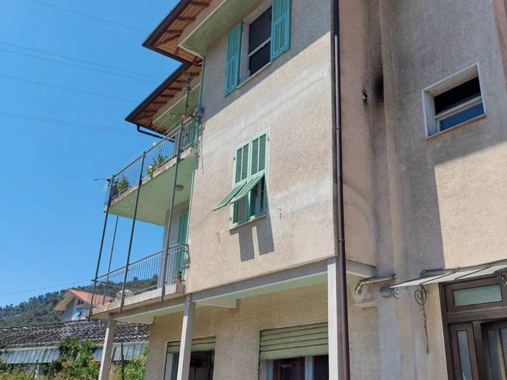 casa indipendente in vendita a Camporosso