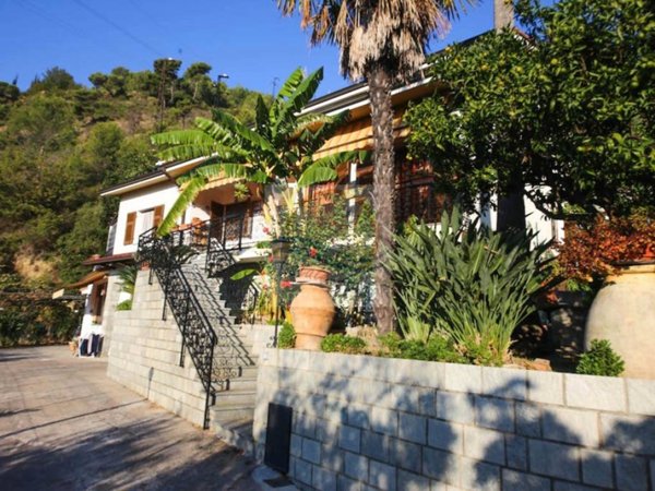 casa indipendente in vendita a Camporosso