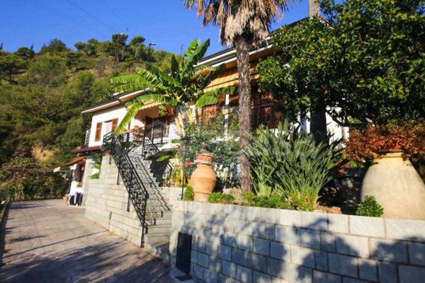 casa indipendente in vendita a Camporosso in zona Ciaixe