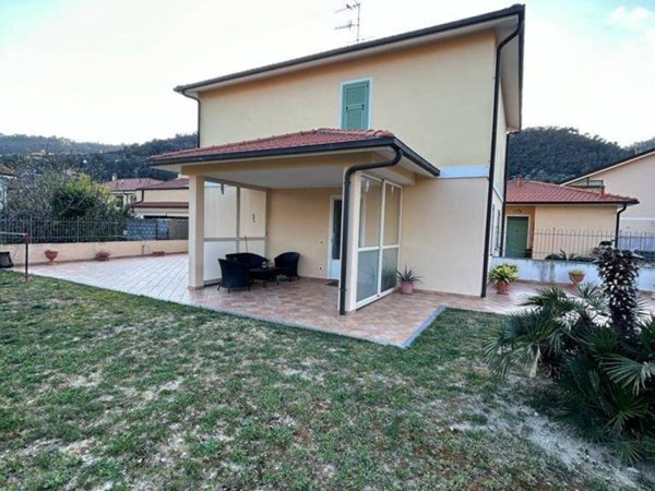 casa indipendente in vendita a Camporosso