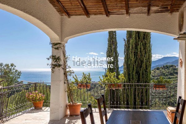 casa indipendente in vendita a Camporosso