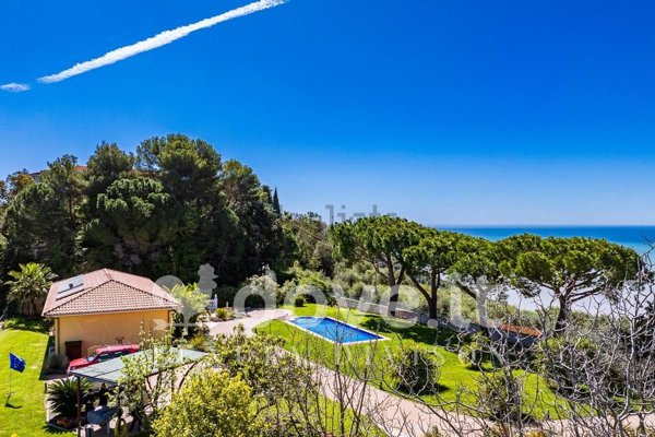 casa indipendente in vendita a Camporosso