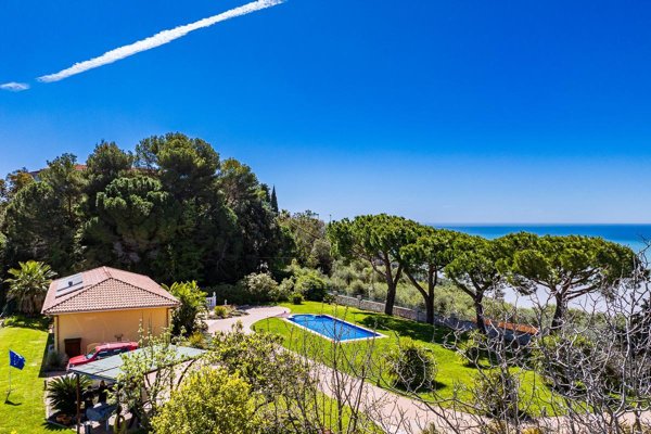 casa indipendente in vendita a Camporosso
