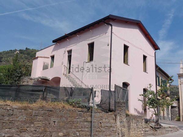 casa indipendente in vendita a Camporosso