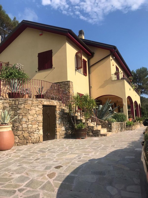 casa indipendente in vendita a Camporosso