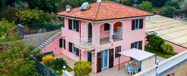 casa indipendente in vendita a Camporosso