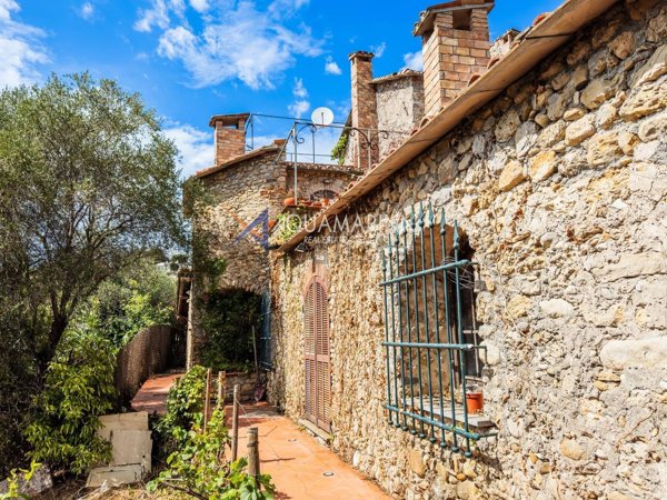 casa indipendente in vendita a Camporosso