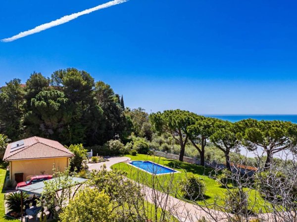 casa indipendente in vendita a Camporosso