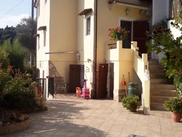 casa indipendente in vendita a Camporosso in zona Ciaixe