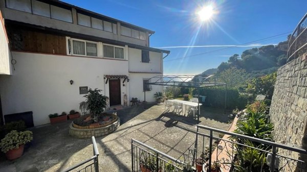 casa indipendente in vendita a Camporosso