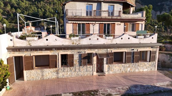 quadrivano in vendita a Camporosso