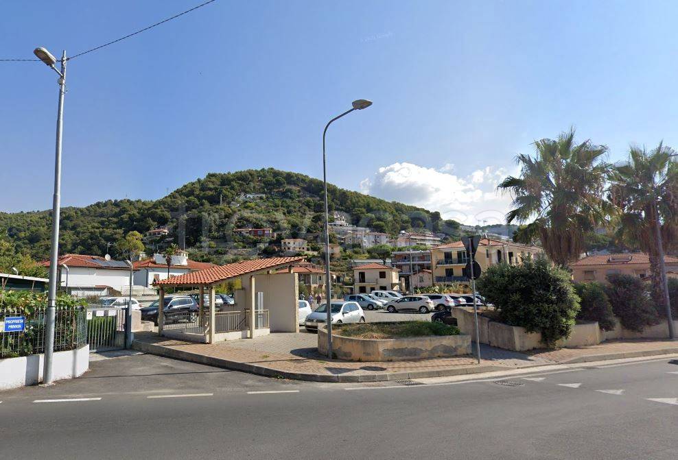 terreno edificabile in vendita a Camporosso