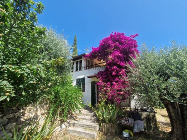 casa indipendente in vendita a Camporosso