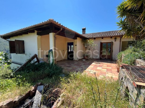 casa indipendente in vendita a Camporosso in zona Ciaixe