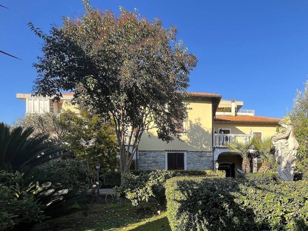 casa indipendente in vendita a Camporosso