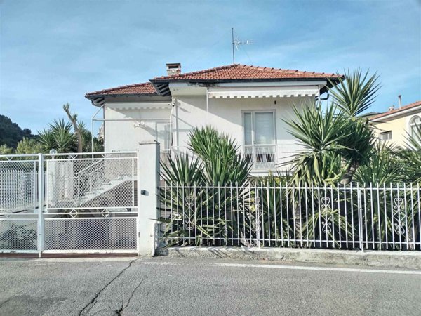 casa indipendente in vendita a Camporosso