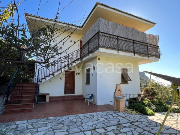 casa indipendente in vendita a Camporosso